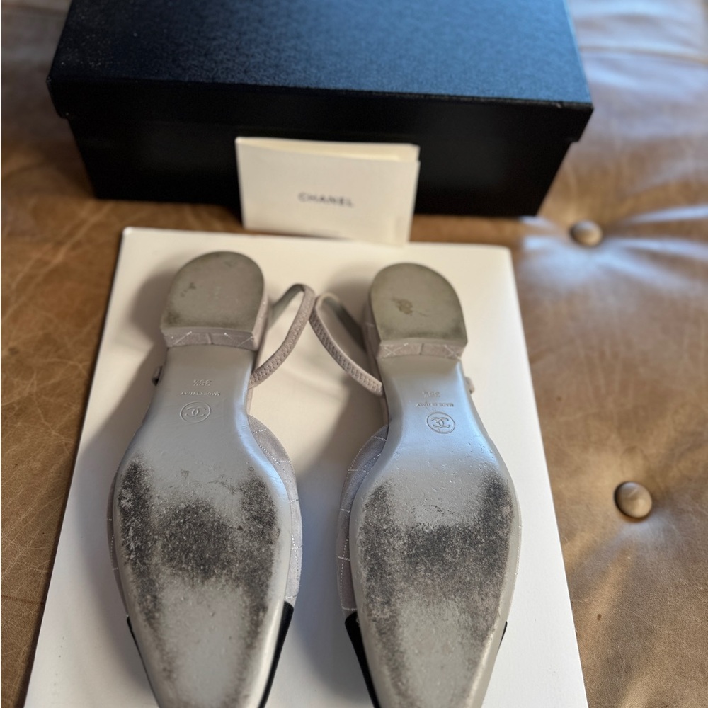 CHANEL Women's Black and gray slingback flats - Picture 6 of 7